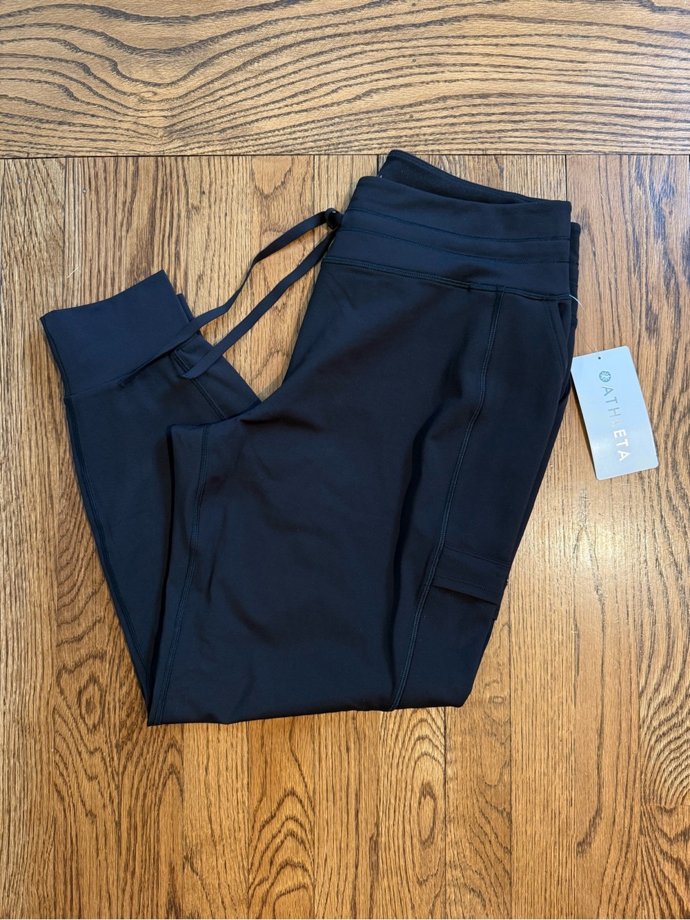 Athleta Women’s Black Performance Leggings with Side Pocket